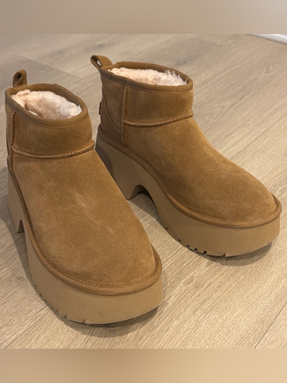 UGG Classic Ultra Mini New Heights Platform Boots size 9